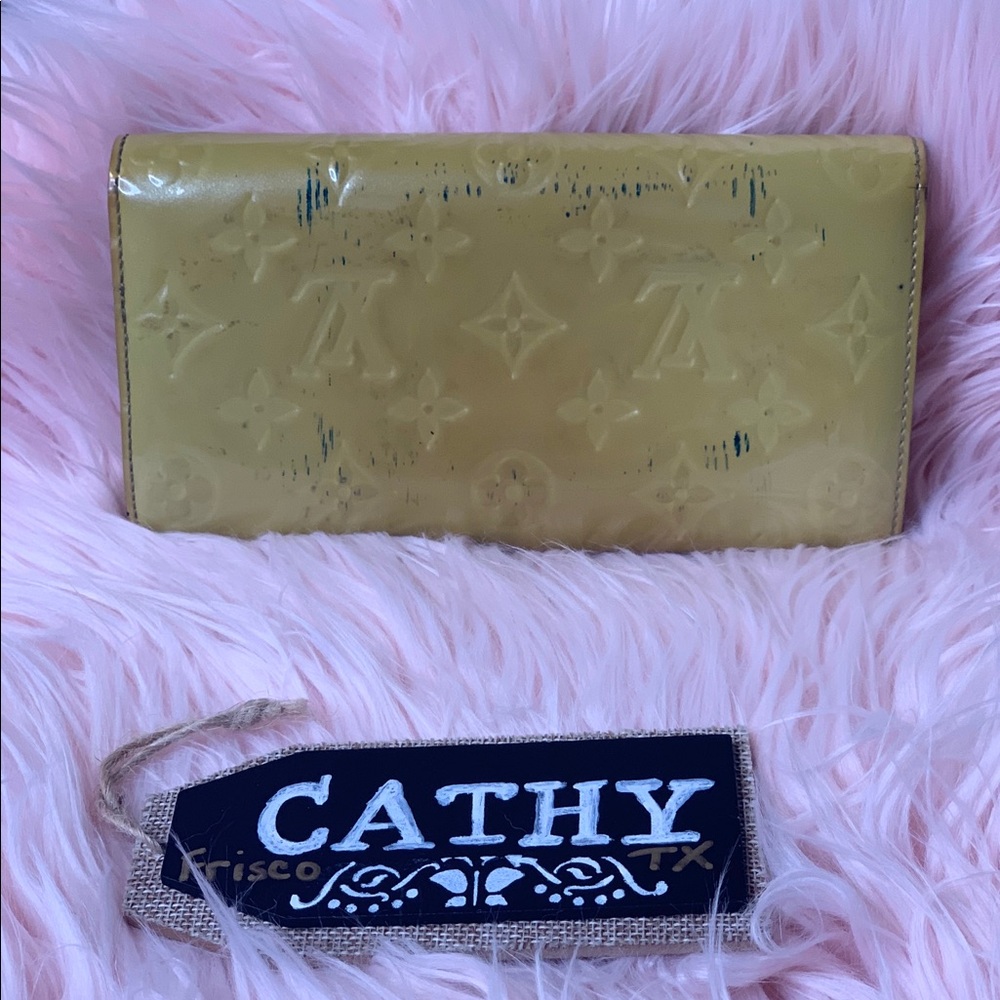 Project Ready! Louis Vuitton Monogram Vernis Sarah Wallet - Picture 2 of 12